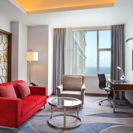 โฟร์ พอยต์ บาย เชอราตัน มานาโด Hotel ภายนอก รูปภาพ