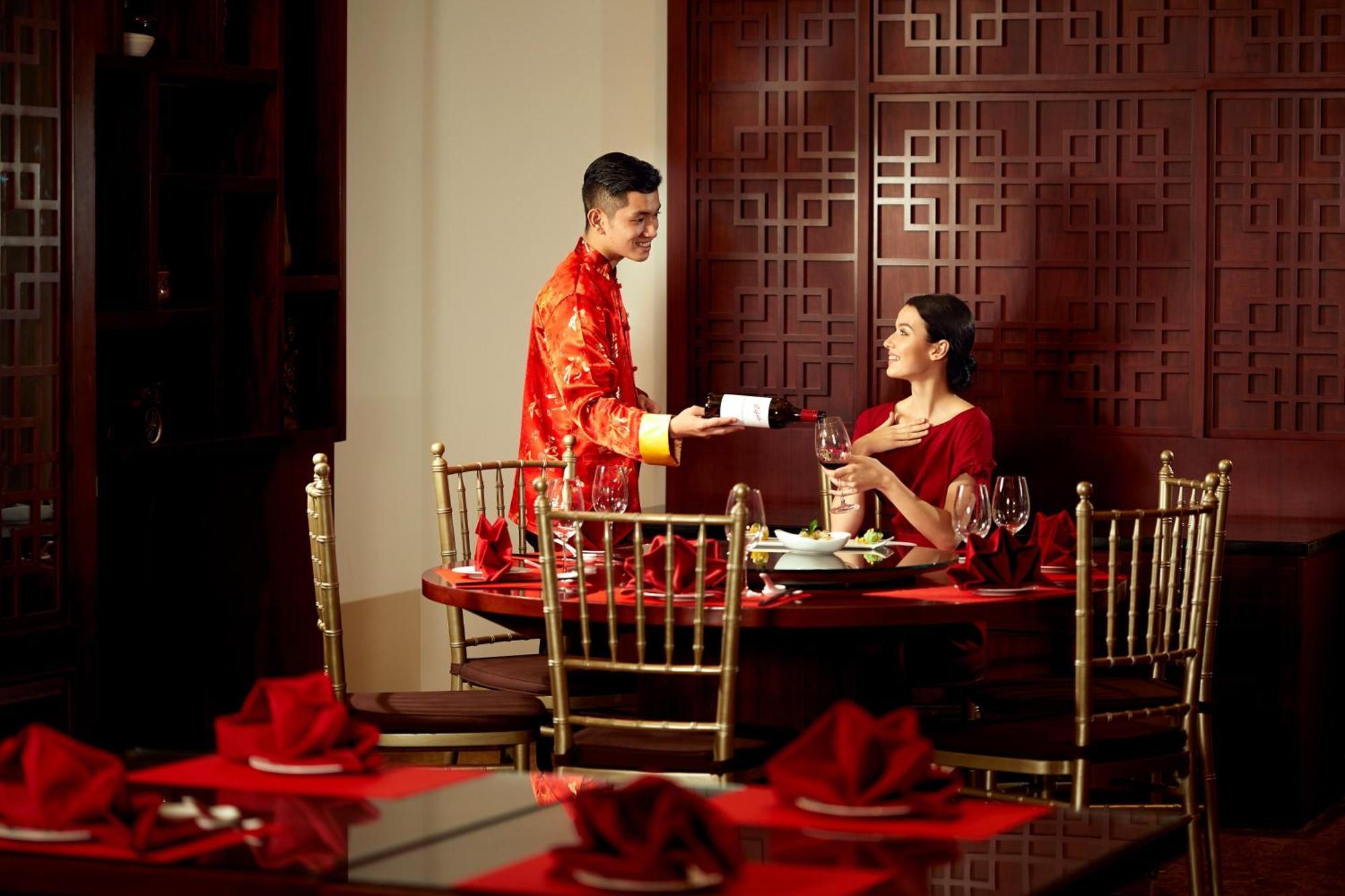 โฟร์ พอยต์ บาย เชอราตัน มานาโด Hotel ภายนอก รูปภาพ