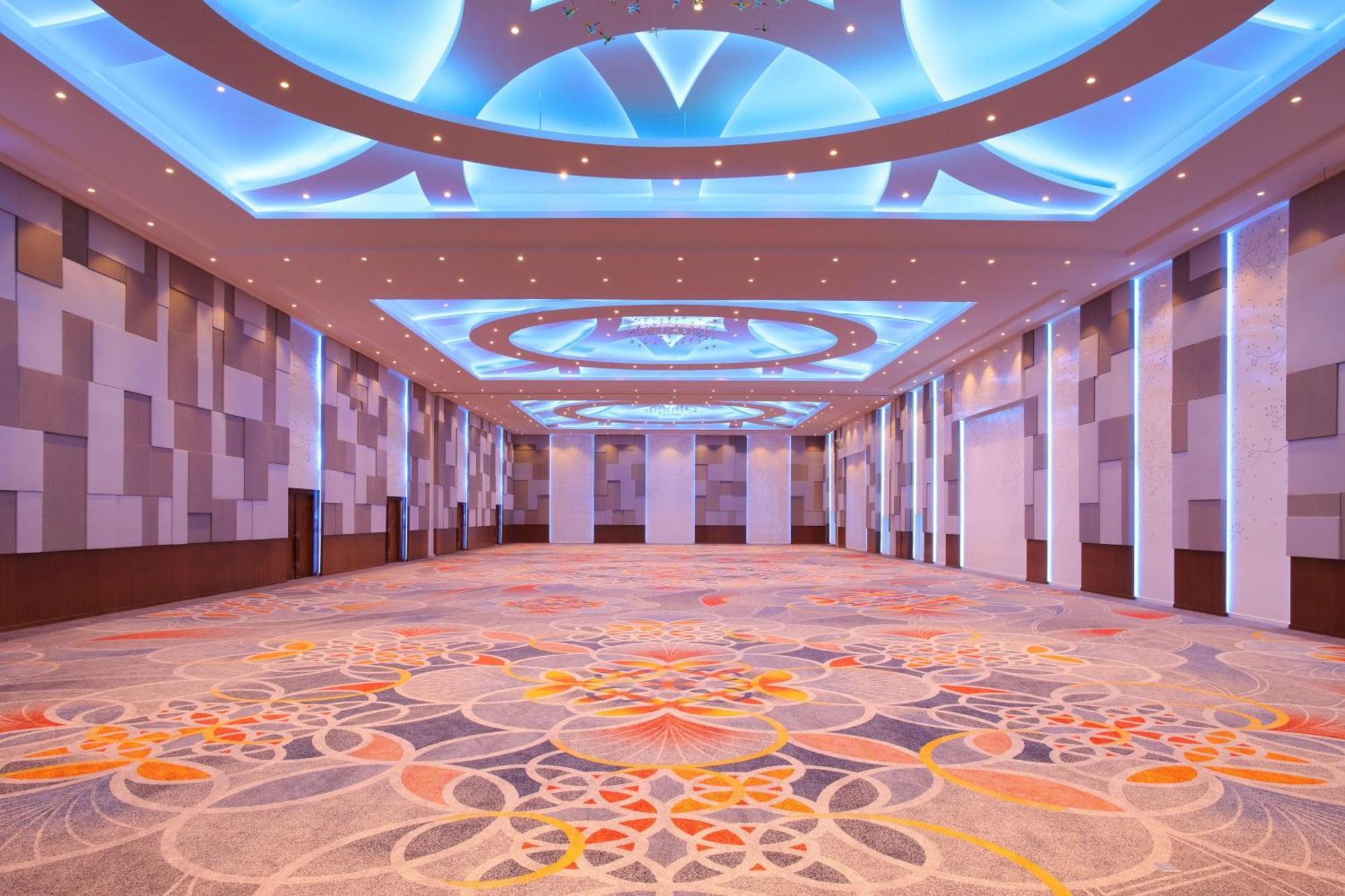 โฟร์ พอยต์ บาย เชอราตัน มานาโด Hotel ภายนอก รูปภาพ