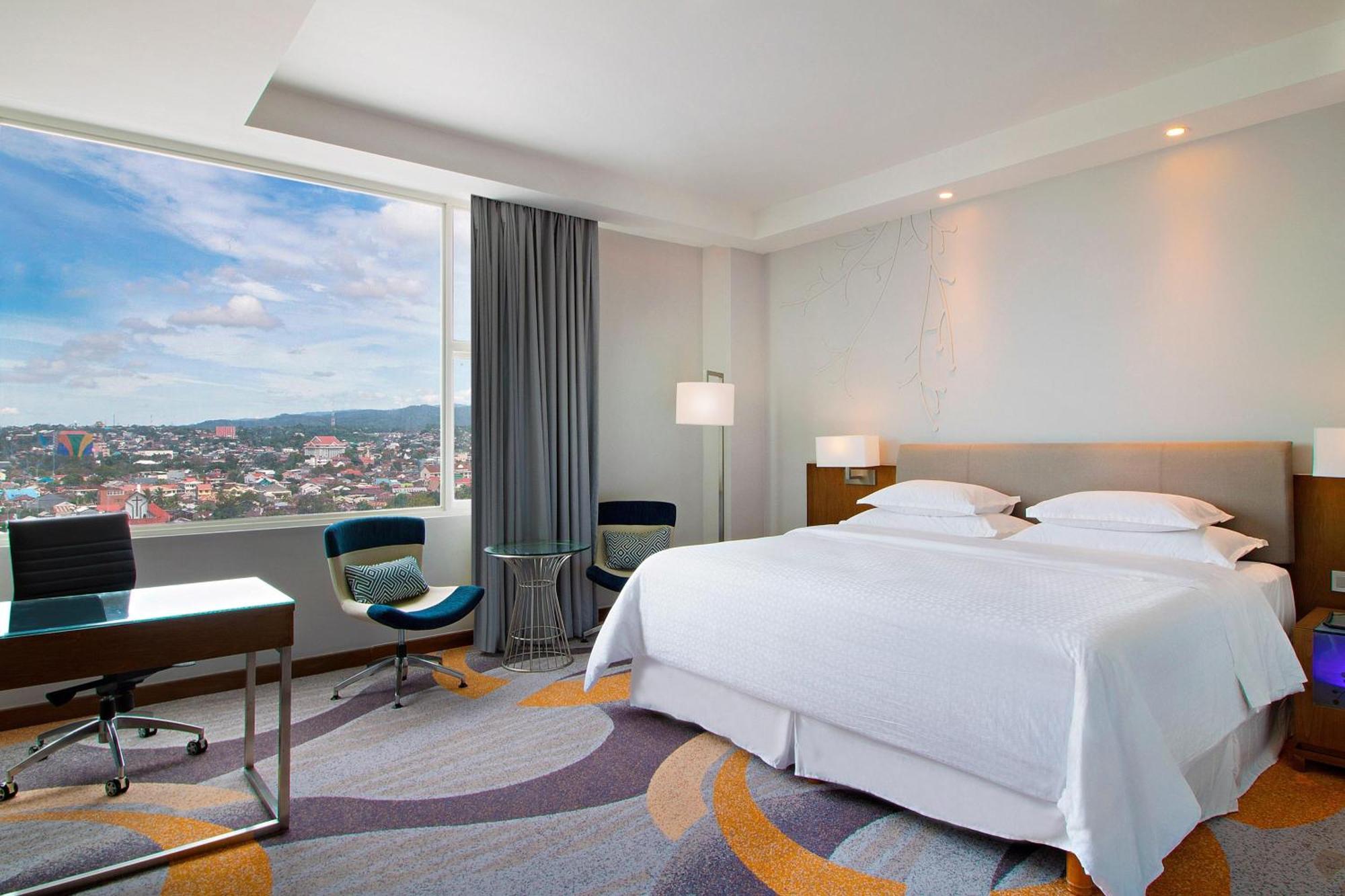 โฟร์ พอยต์ บาย เชอราตัน มานาโด Hotel ภายนอก รูปภาพ
