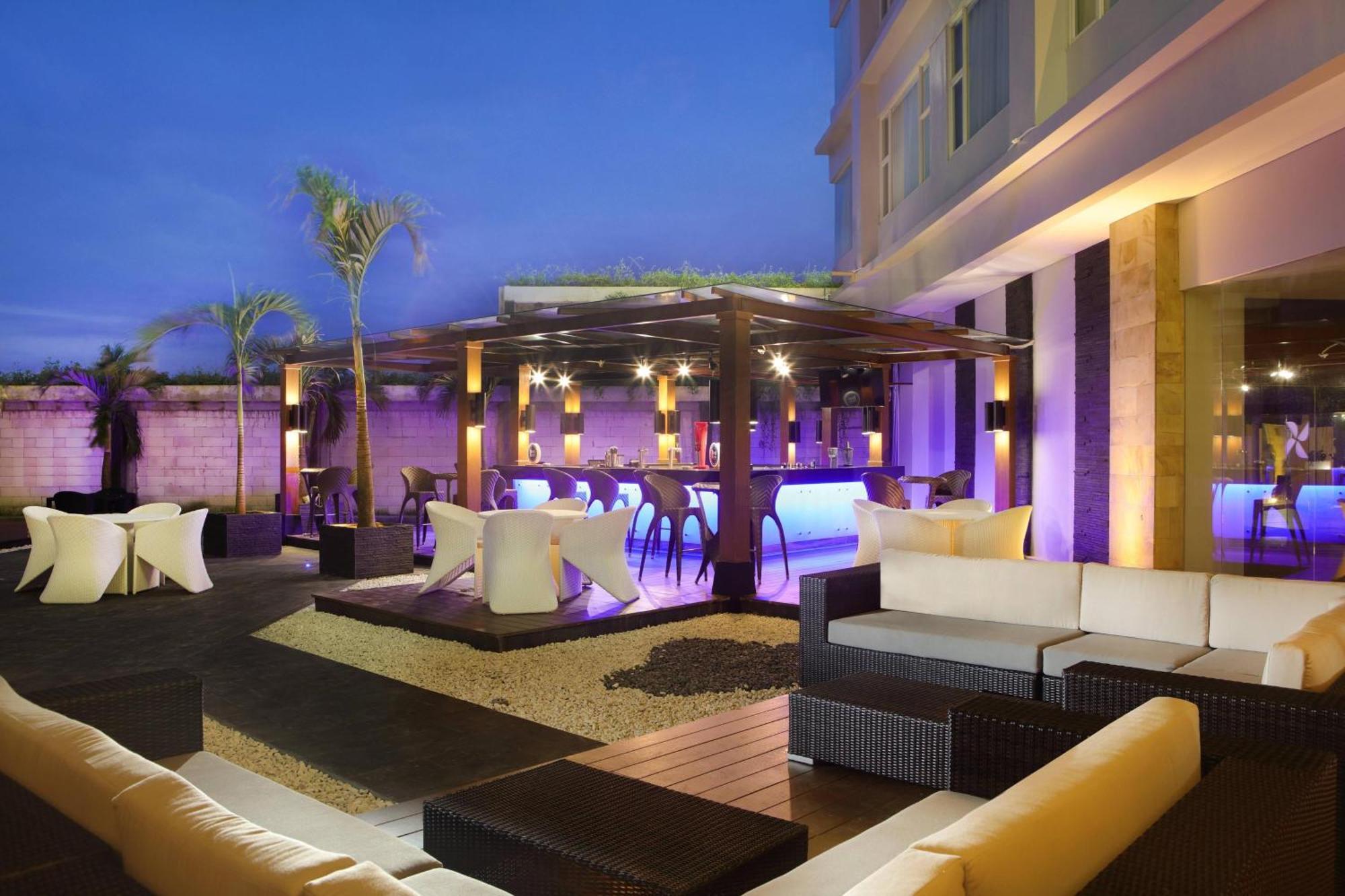 โฟร์ พอยต์ บาย เชอราตัน มานาโด Hotel ภายนอก รูปภาพ