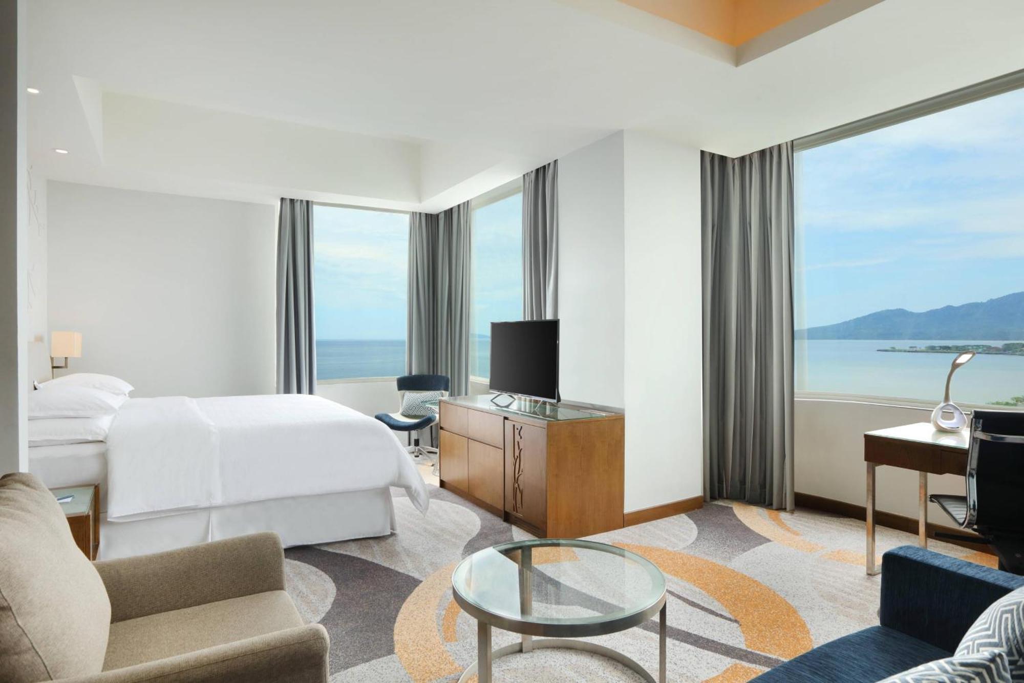 โฟร์ พอยต์ บาย เชอราตัน มานาโด Hotel ภายนอก รูปภาพ