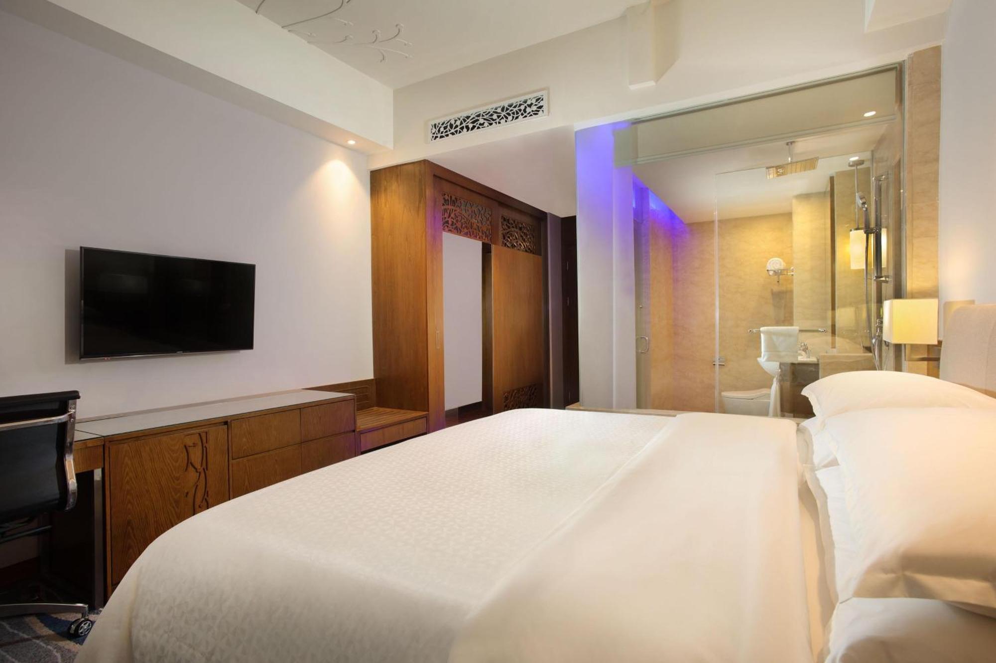 โฟร์ พอยต์ บาย เชอราตัน มานาโด Hotel ภายนอก รูปภาพ