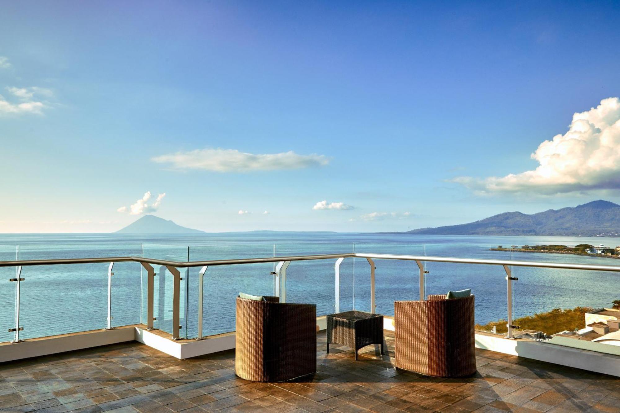 โฟร์ พอยต์ บาย เชอราตัน มานาโด Hotel ภายนอก รูปภาพ