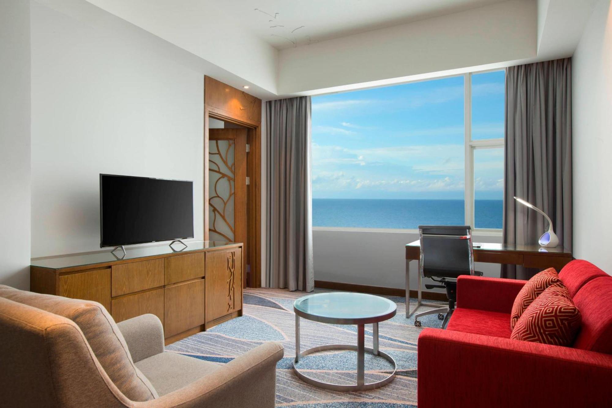 โฟร์ พอยต์ บาย เชอราตัน มานาโด Hotel ภายนอก รูปภาพ