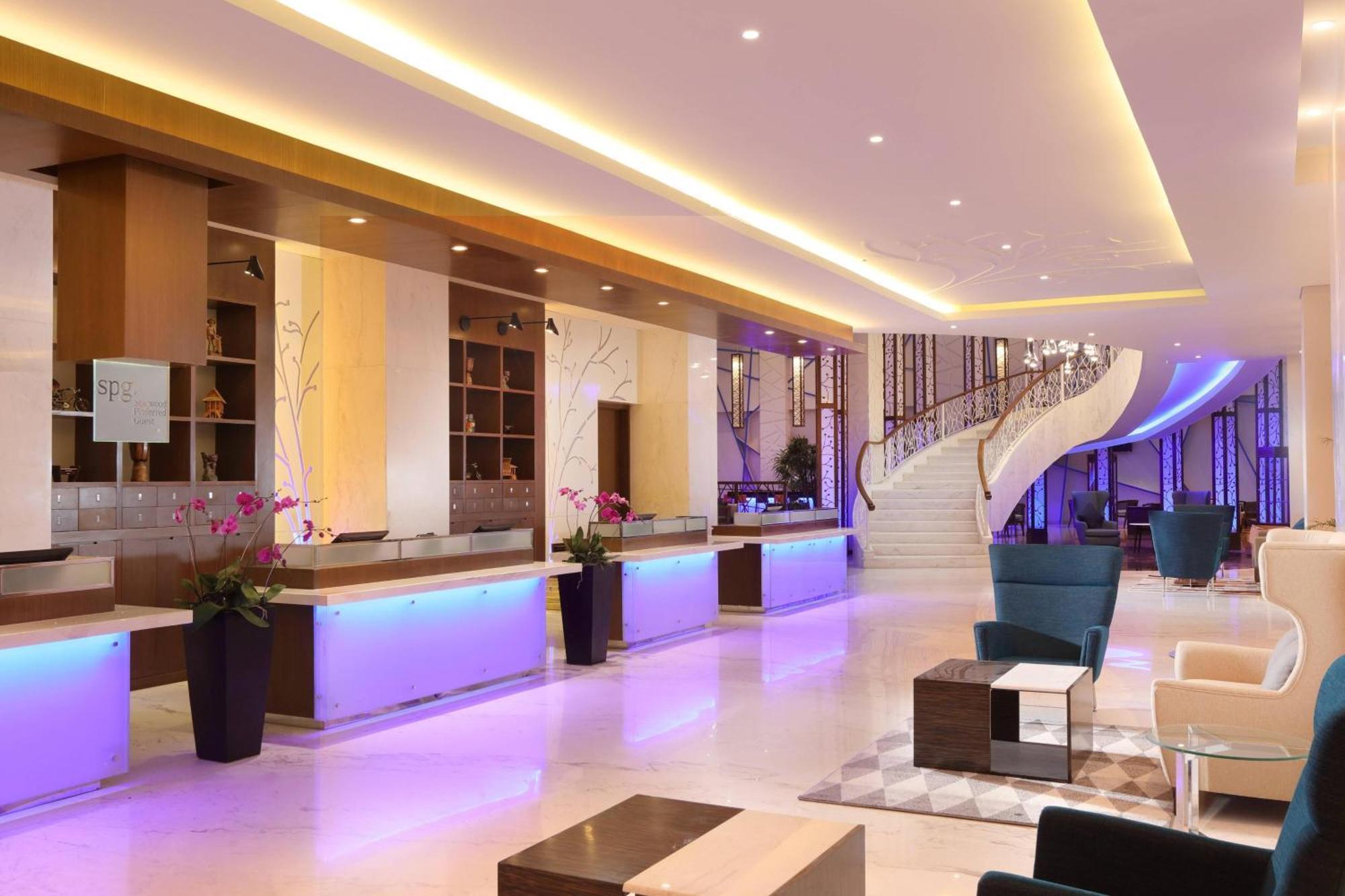 โฟร์ พอยต์ บาย เชอราตัน มานาโด Hotel ภายนอก รูปภาพ